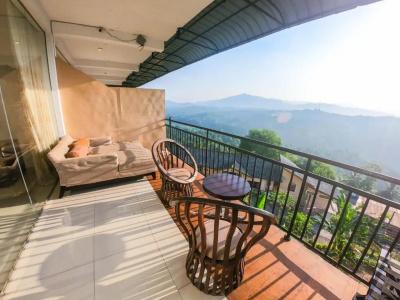 Romance Hills - 138