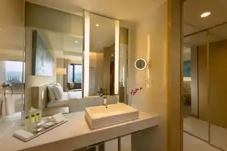 Doubletree By Hilton - 38