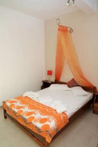 Evelina Pension! - 165