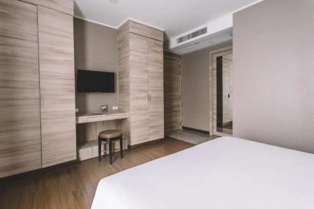 Adelphi Suites Bangkok - Sha Extra Plus - 90