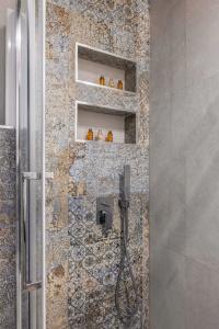 Blue Carpet Luxury Suites - 120
