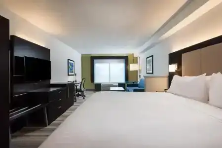 Holiday Inn Express & Suites i-95 & i-20 Civic Ctr, An Ihg - 49
