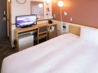 Toyoko Inn-eki Shinkansen Minami-guchi - 88