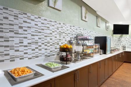 Holiday Inn & Suites - North - 11