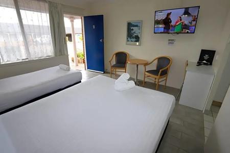 Reign Inn - 55