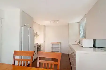 Noosa International - 16