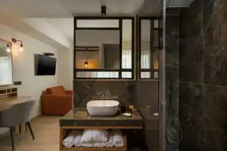 Hyperion City with Heated Pool - 148
