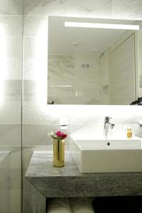 Alley Boutique and Spa - 82