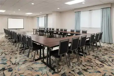 DoubleTree by Hilton Virginia Beach - 23