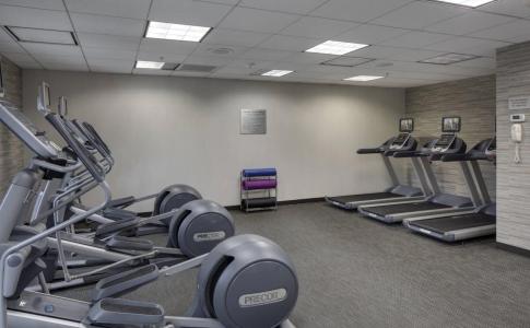 Courtyard by Marriott Boston Logan Airport - 16