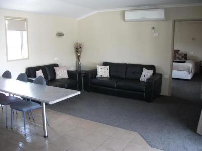 Scenicland Motels - 115