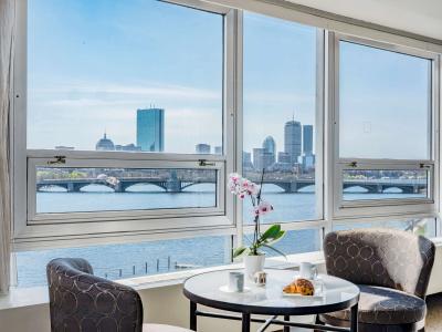 Royal Sonesta Boston - 17