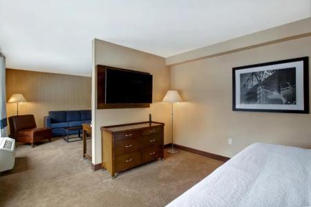 Four Points by Sheraton - 84