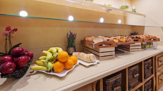 Best Western Plus Sunset Plaza - 13