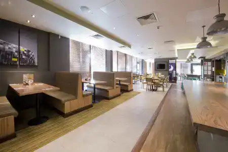 Premier Inn Lewisham - 8