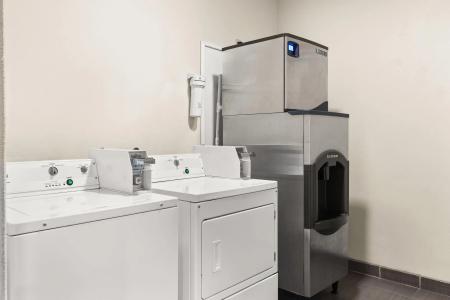 Sleep Inn & Suites Bush Intercontinental - IAH East - 40