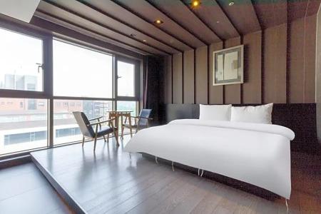 Brown Dot Incheon Songdo - 82