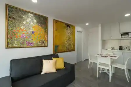 Art & Wine Studios and Apts - 48