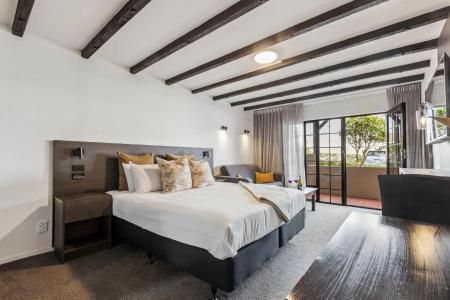 Knights Inn - 4