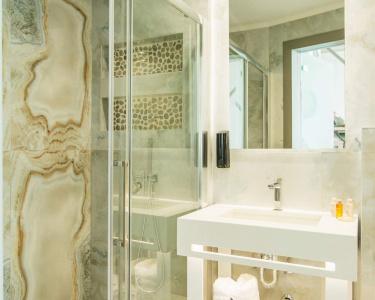 Blue Carpet Luxury Suites - 164