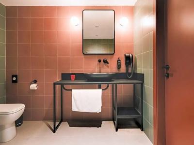 Ibis Styles - 60