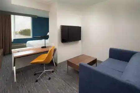 Cambria Miami Airport - Blue Lagoon - 99