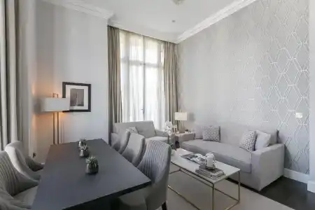 Chilworth Court - 215