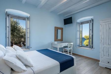 Four Seasons Hydra Luxury Suites - 51