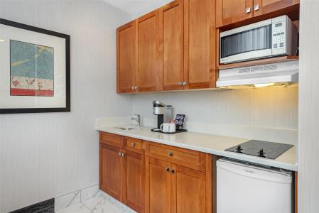 Best Western Plus Suites Downtown - 36