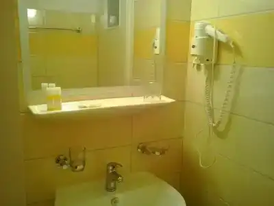 Isidora - 18