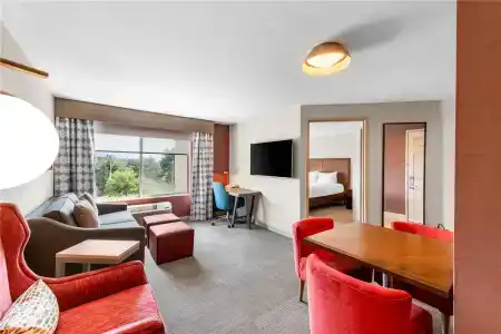 Hilton Garden Inn - 85