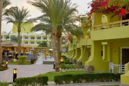Palm Beach Resort Families and Couples only - 35