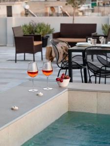 Thisean Modern Suites By Athens Stay - 15