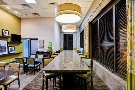 Hampton Inn-Naval Base - 28
