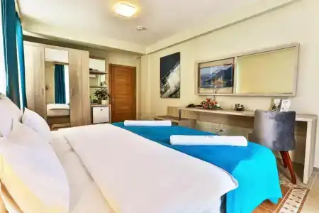 Montebay Perla - 39