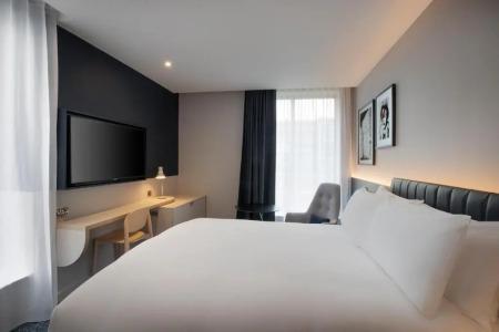 Leonardo Bristol City - 36