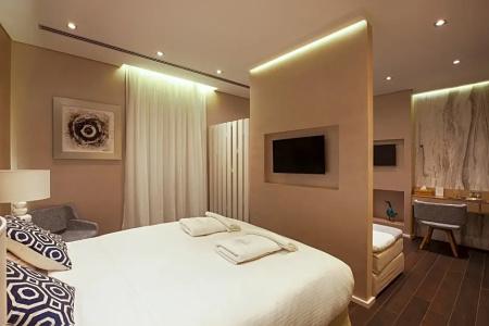 Consolato Boutique - 100