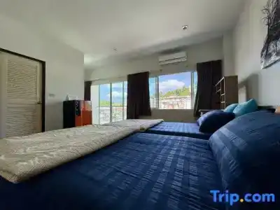 Ananas Phuket Central Hostel - 43