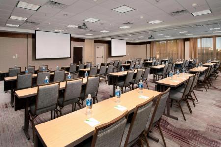 Courtyard by Marriott - 16