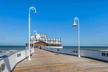Comfort Inn & Suites Daytona Beach Oceanfront - 27