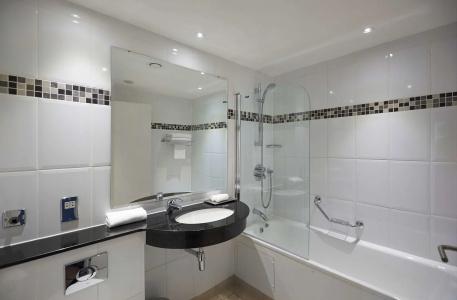 DoubleTree by Hilton Bristol North - 9