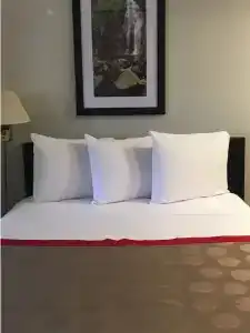 Ramada by Wyndham Portland Airport - 3
