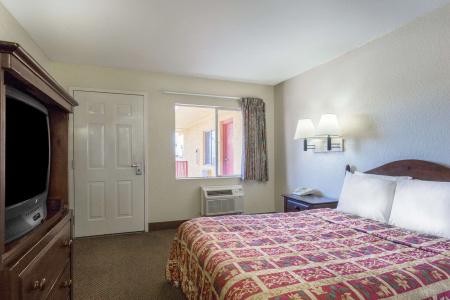 Knights Inn - 17