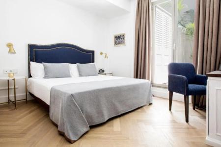 Midmost by Majestic Hotel Group - 38