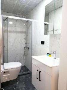 White Golden Suite - 8