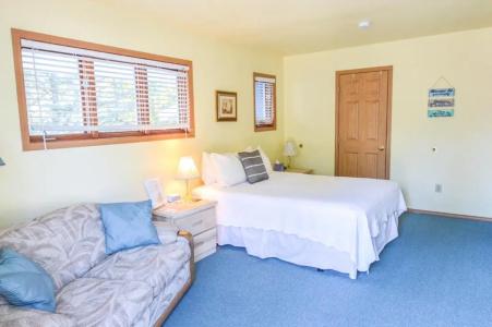 Sea Treasures Inn - 29