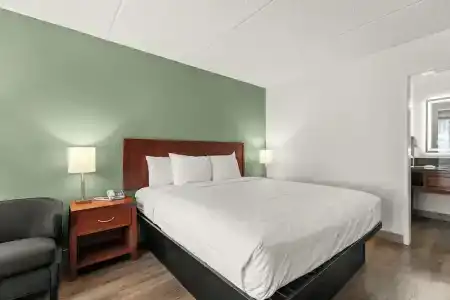 Vagabond Inn Executive Old Town - 55