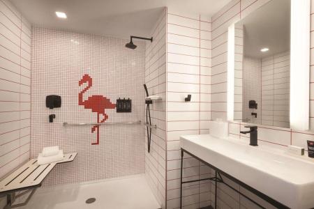 Radisson Red Miami Airport - 7