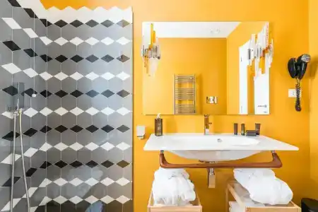 Rarity Suites - 165
