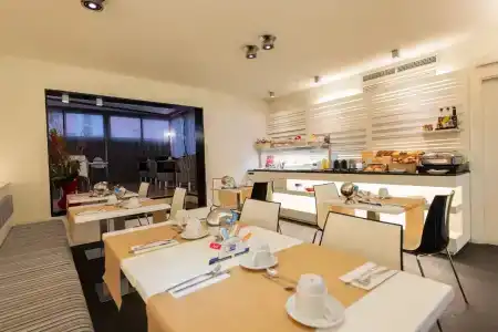Atenea Rekord Suites - 25
